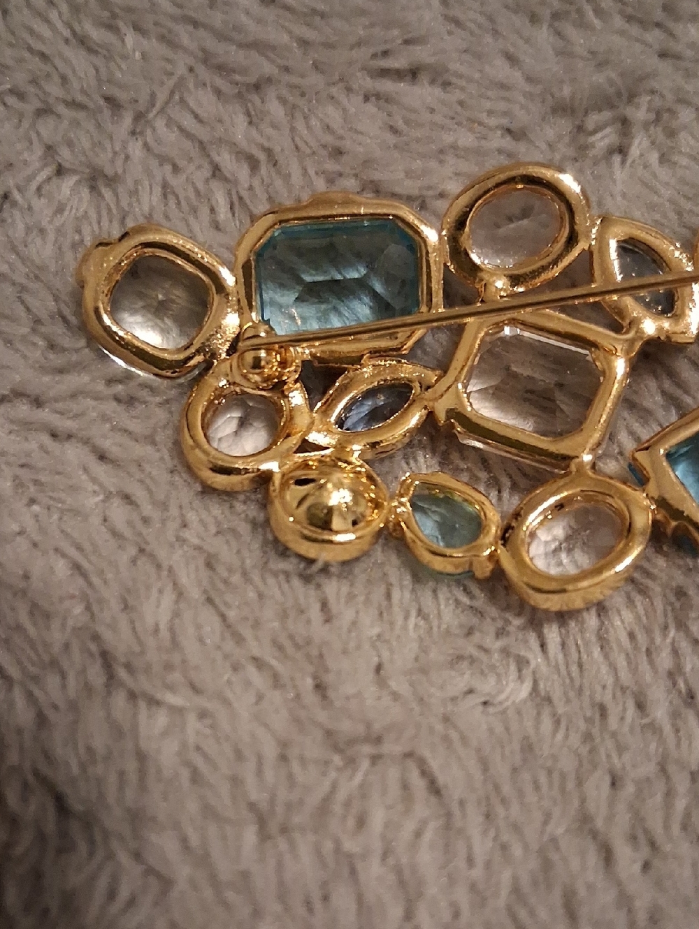 Brooch - Picture 6 of 10